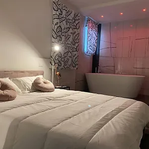 https://sweethome33-catania.catania-hotels.net